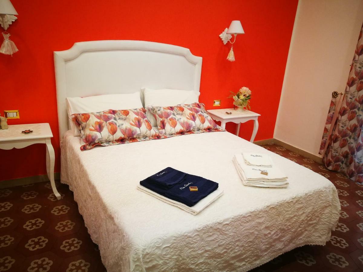 B&B Resta Cu Mme Neapel Exterior foto
