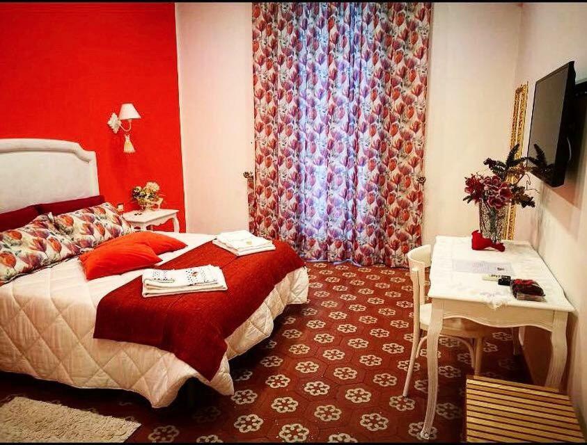 B&B Resta Cu Mme Neapel Exterior foto