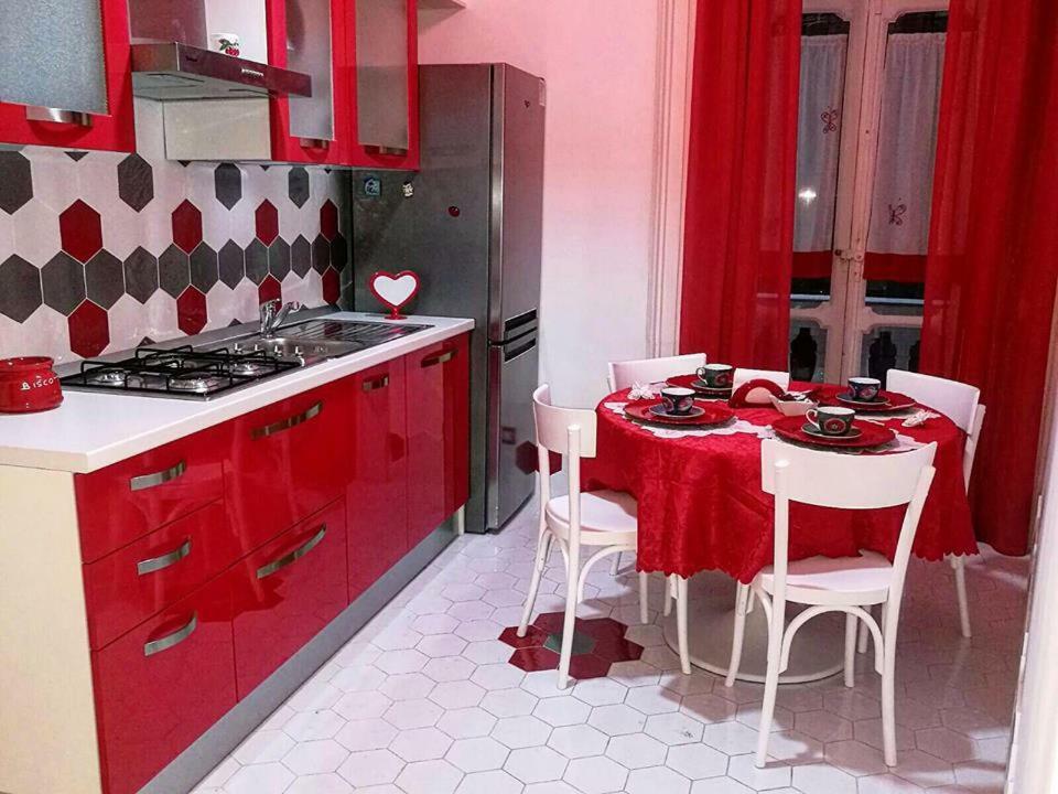 B&B Resta Cu Mme Neapel Exterior foto