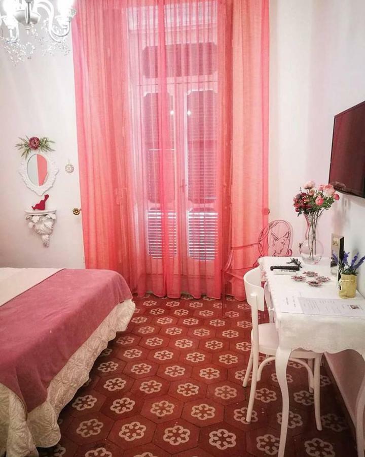 B&B Resta Cu Mme Neapel Exterior foto
